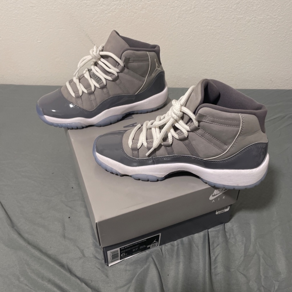 Air Jordan 11 Retro (GS) - Picture 4 of 10